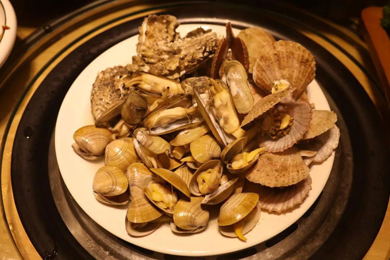 西海岸美食  在金沙滩邂逅满满海，来一场酣畅淋漓的夏日蒸鲜盛宴！