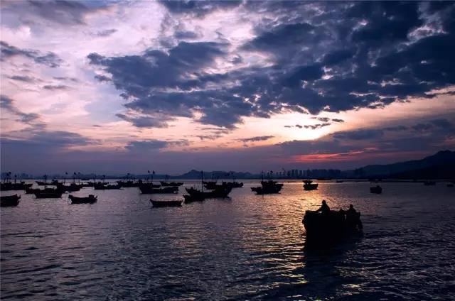 日落之后的西海岸夜色可媲美上海外滩！