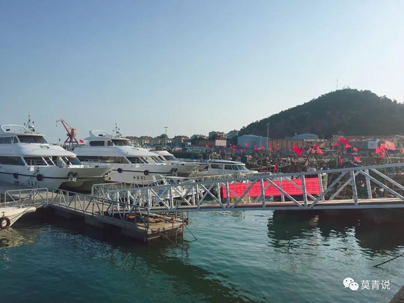 开海后的青岛积米崖海鲜市场